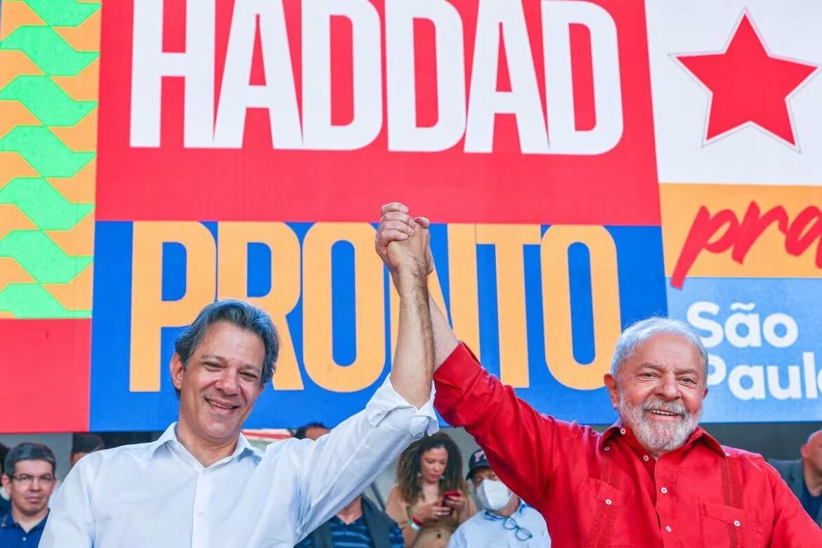 Governo recua em intenção de taxação de transações internacionais entre pessoas físicas até US$ 50 após repercussão negativa nas redes sociais e pressão do presidente Lula.
